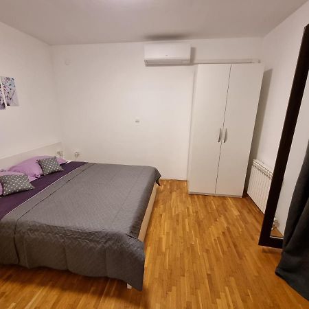 Ferienwohnung Maki Pula Exterior foto
